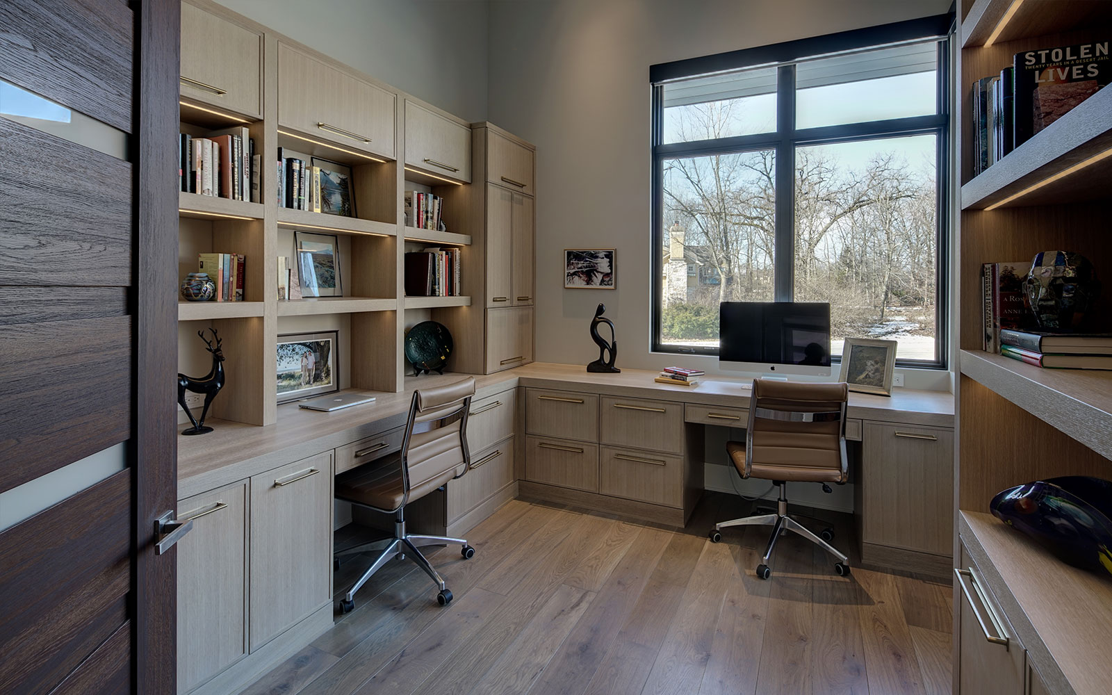 The Importance of a Desk with Drawers for Home Offices